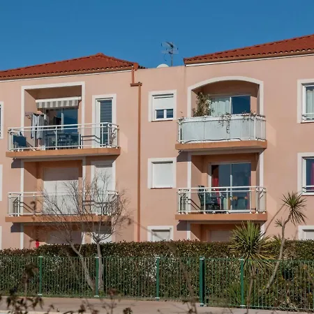 Apartment La Pinede