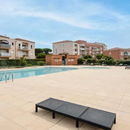 Apartment La Pinede