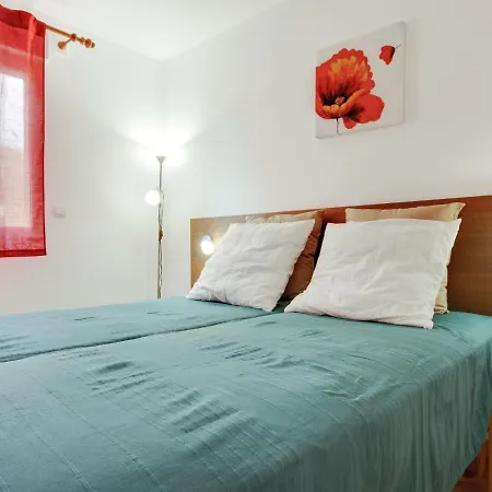 Apartment La Pinede